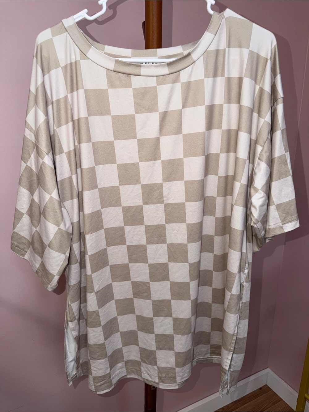 Beige & White Checker Short Sleeve Tee - Women